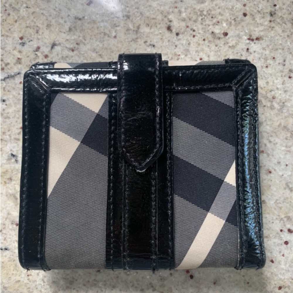 ✨HOST PICK✨ Burberry check nylon tote (Vintage) and wallet - Picture 6 of 8